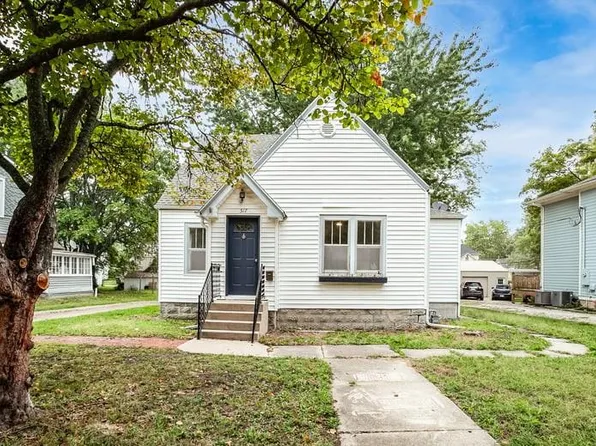 517 S Locust St, Ottawa, KS 66067