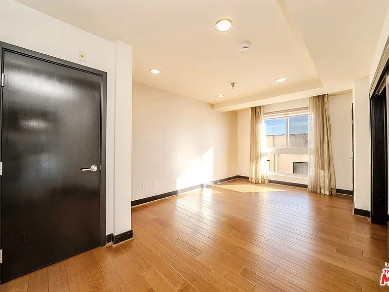 702 S Serrano Ave #501 — Photo 20