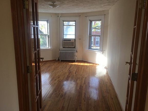 2nd image of 2835 47th St