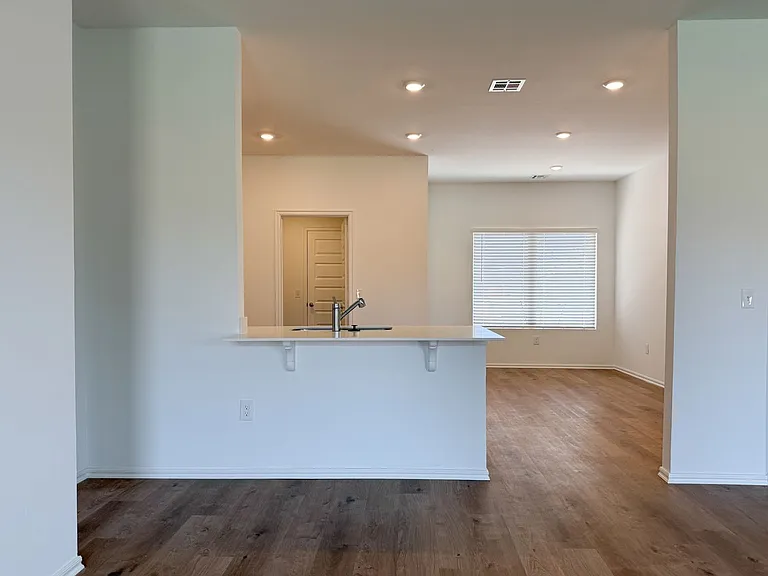 16301 Harvester Dr — Photo 4