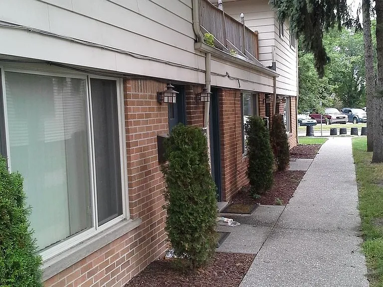 122 N Lafayette Ave — Photo 10