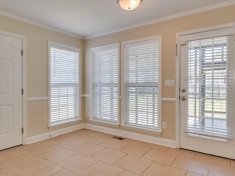 929 Sawbuck Way — Photo 12
