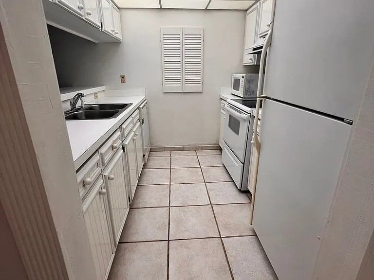 602 Olde Camelot Cir #3192 — Photo 4