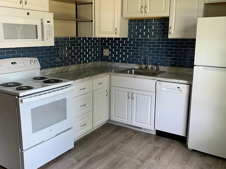 1001 S Main St — Photo 5
