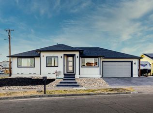 1327 Crestview Ct, Santa Rosa, CA 95403