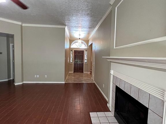 4th image of 16130 Constitution Ln