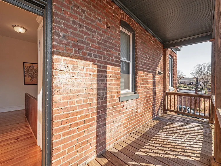 113 N Robinson St — Photo 20
