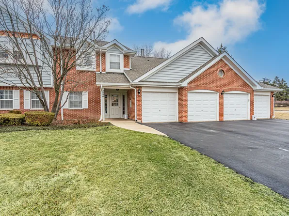 2856 Heatherwood Dr #8, Schaumburg, IL 60194