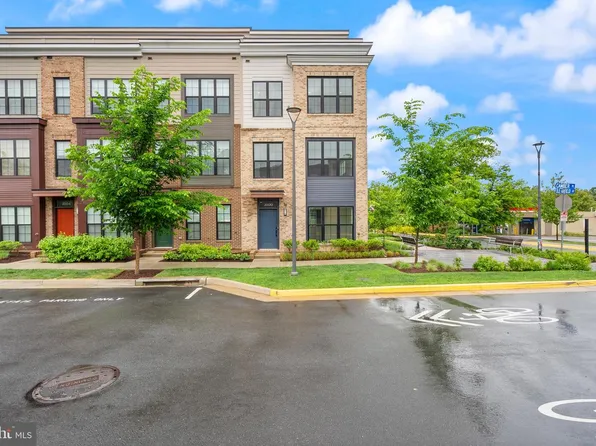 3100 Camber Pl, Falls Church, VA 22042