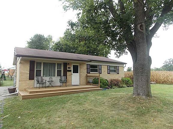 3rd image of 489 N Main St