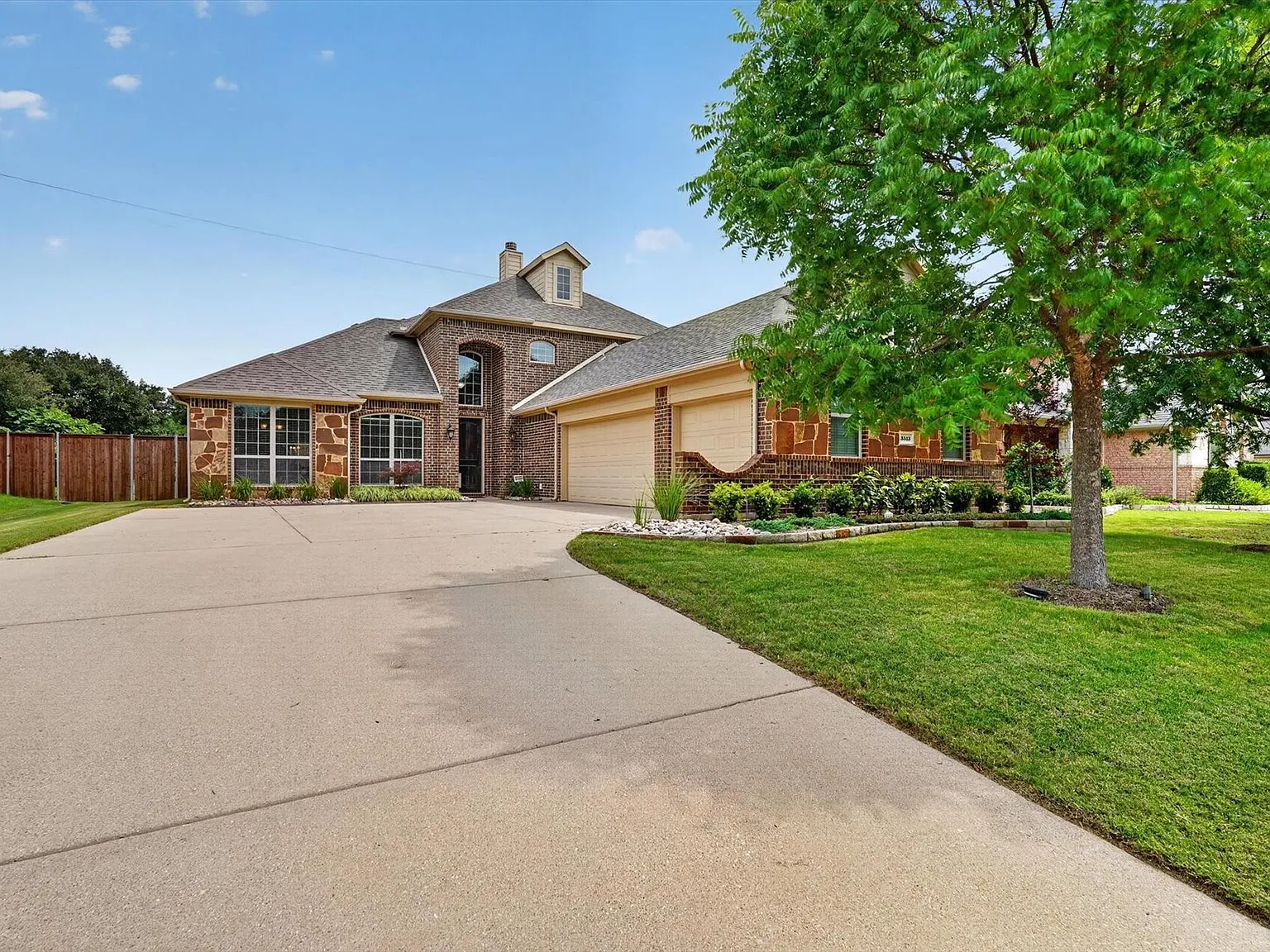 4 bed, 2904 sqft, $3,000 — Photo 1