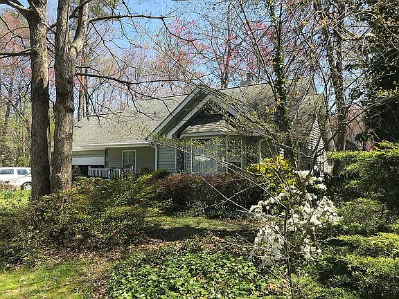4th image of 47 Blue Heron Dr