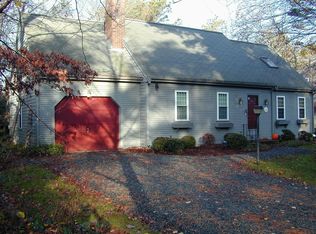 373 Skunknet Rd, Centerville, MA 02632