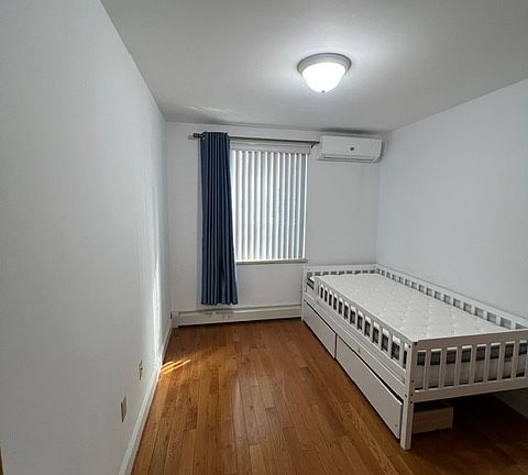 4th image of 183-26 Booth Memorial Ave #1