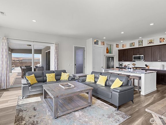 5th image of 439 Airport Way SW