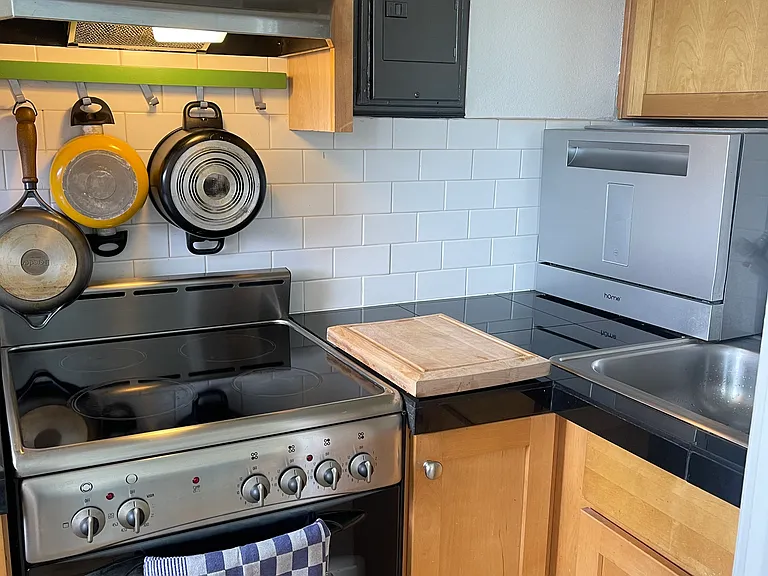 901 NE 43rd St #303 — Photo 8