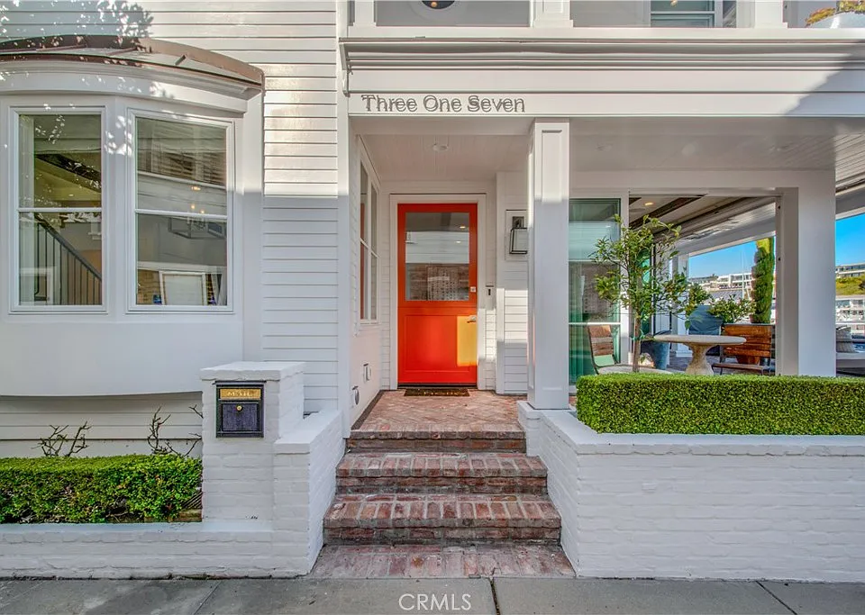 317 E Bay Front