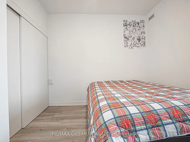 15 Wellington St #603 — Photo 8
