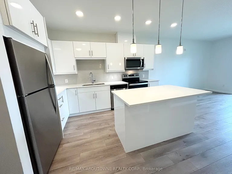 144 Watson Rd N #407 — Photo 5