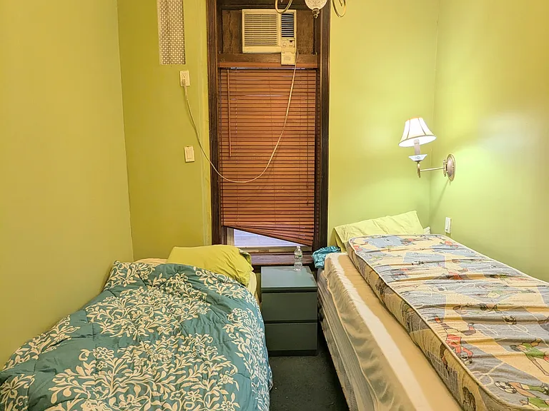 646 W End Ave #1B — Photo 5