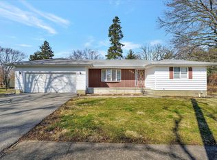208 5th St, Ivesdale, IL