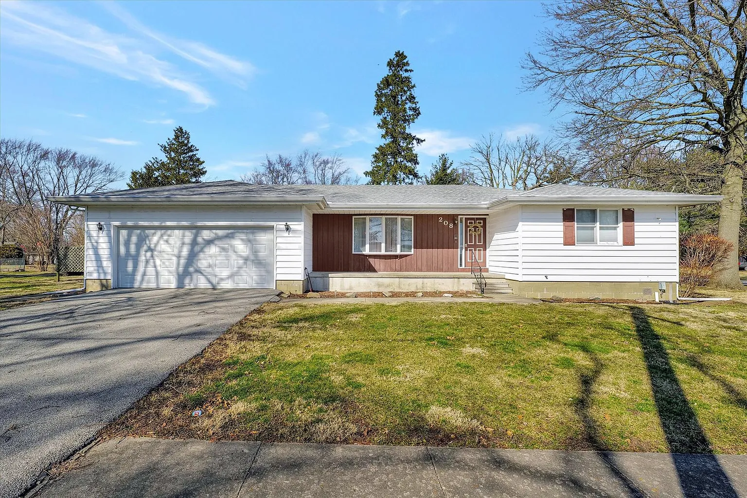 208 5th St photo 1