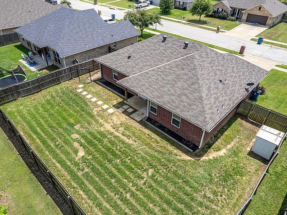 5th image of 415 Harrell Dr