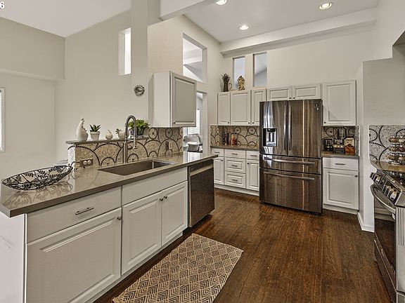 5th image of 2448 NW Norwood St