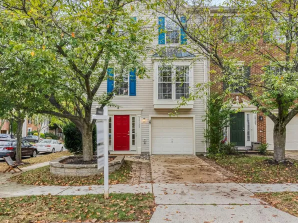 26139 Lands End Dr, Chantilly, VA 20152
