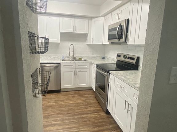 2nd image of 1822 E Main St