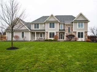 16 Turning Leaf Dr, Pittsford, NY 14534