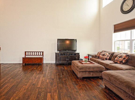 4th image of 10616 W 154th Pl