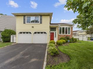 1584 Ridgeway St, Union, NJ 07083