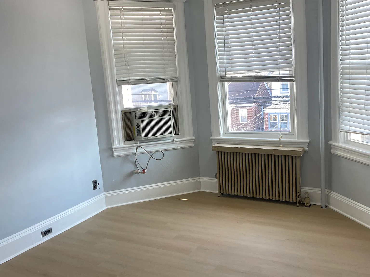 4 bed, 2000 sqft, $2,300 — Photo 4