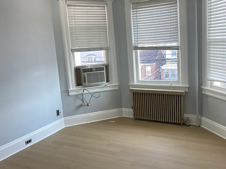 663 Avenue E #2 — Photo 4