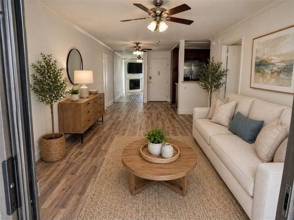 5550 Owensmouth Ave APT 121, Woodland Hills, CA 91367