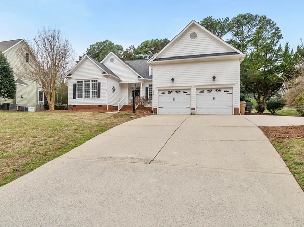 208 Waverly Dr, Clayton, NC 27520