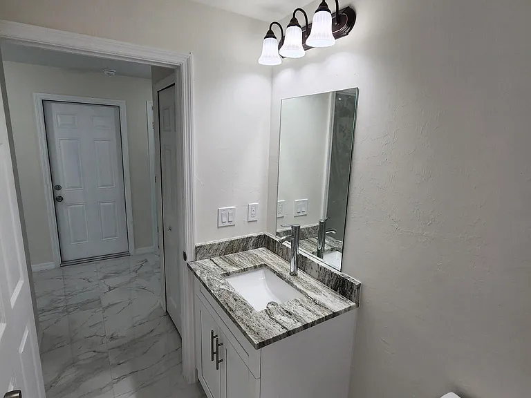2127 Armour Rd — Photo 20
