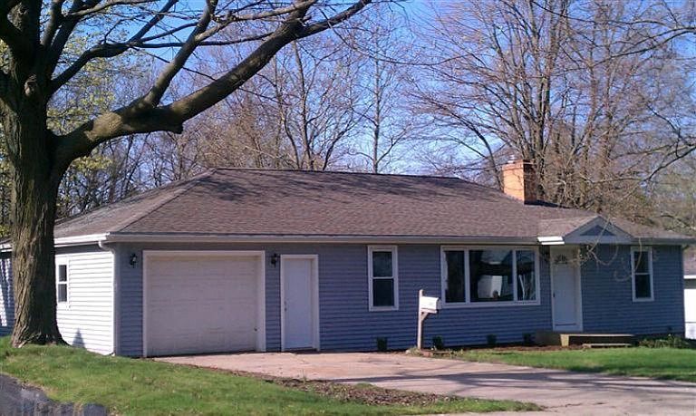 1st image of 923 W Orange St