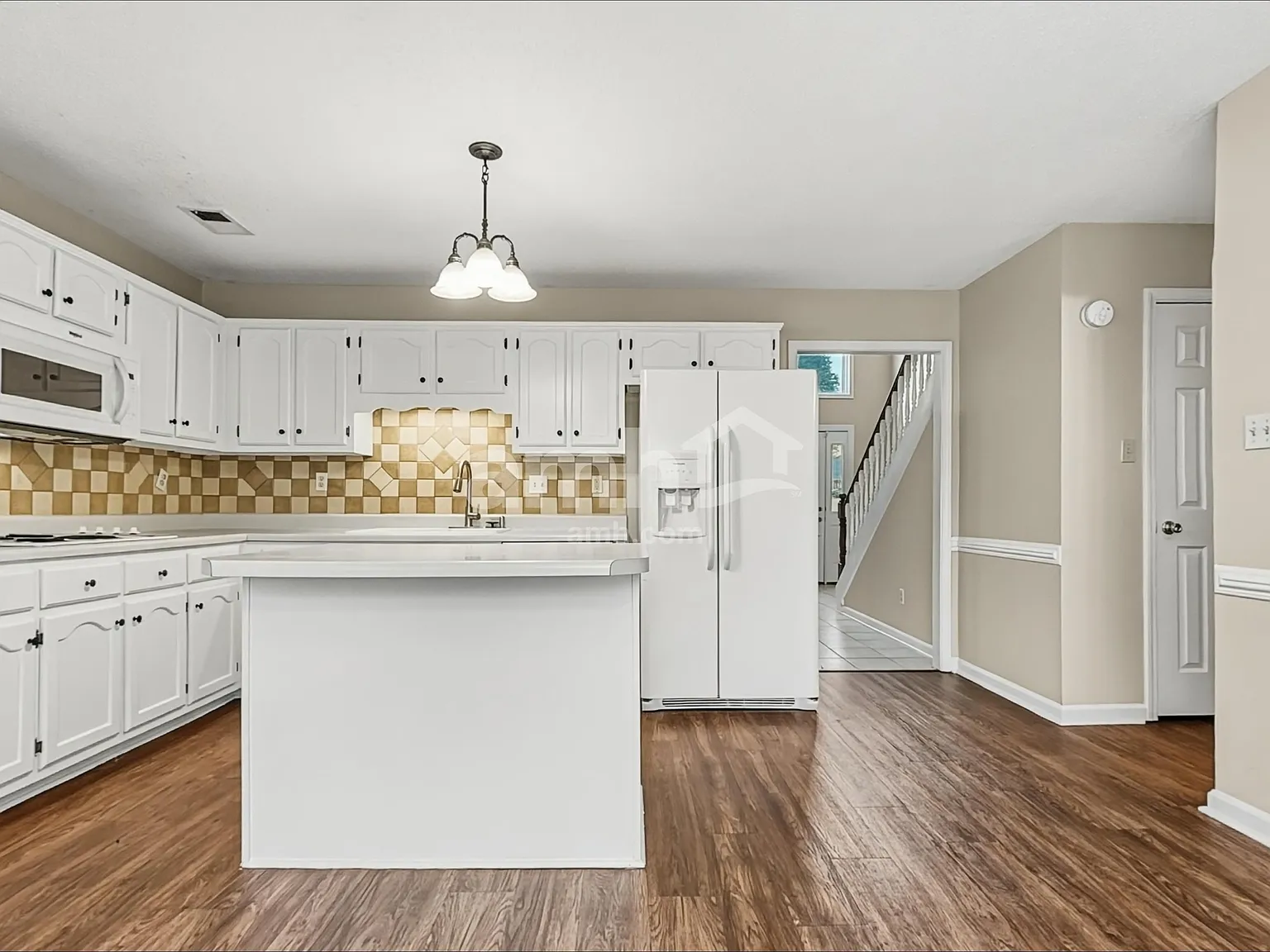 3 bed, 2.5 bath, 2708 sqft, $2,295 — Photo 4