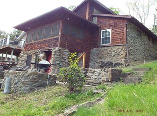 588 Maple Lake Rd, Bridgeport, WV 26330
