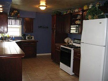 4th image of 30 Skyline Ave