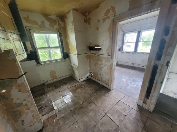 detroit-michigan-88398033 picture