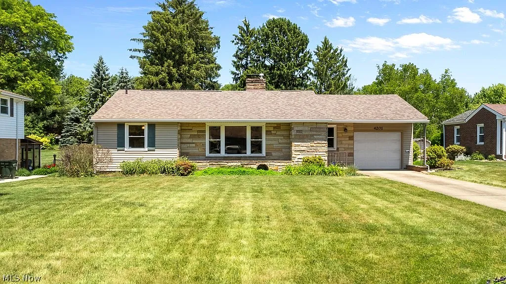 4201 Bellwood Dr NW photo 1