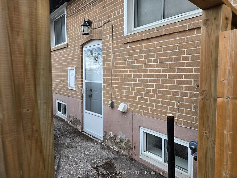 209 Septonne Ave #B — Photo 10