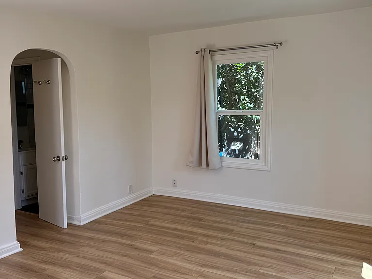 2151 Montana St — Photo 4