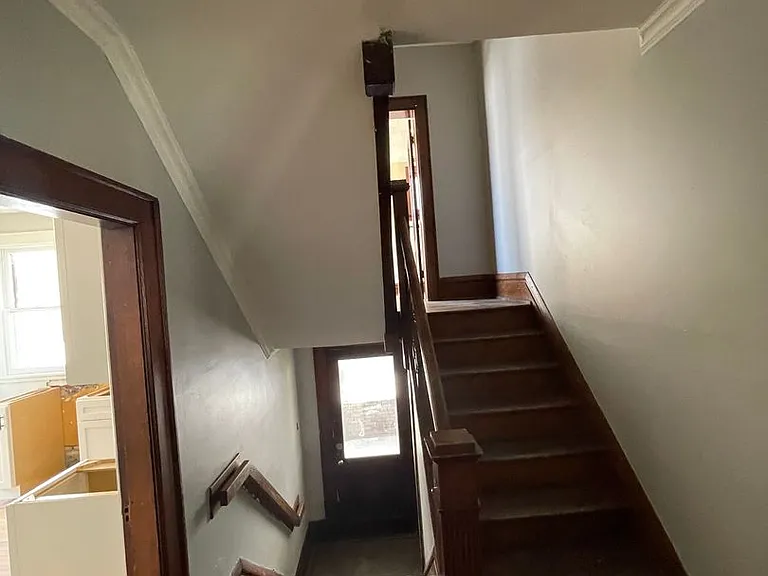 149 E 13th Ave — Photo 26