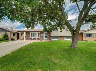 99 Highman Ave, Cambridge, ON N1R 3M2