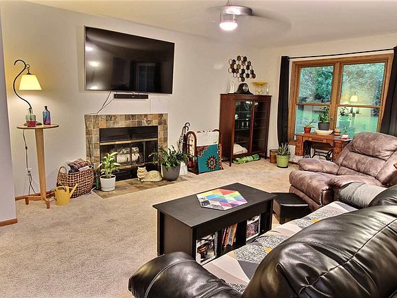 4th image of 821 Hemlock Dr #821