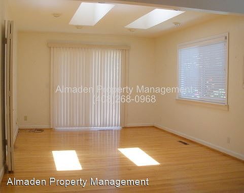 4th image of 1170 Old Oak Dr